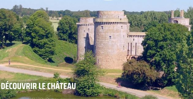 INSOLITE. Puy-de-Dôme : il construit lui-même son château fort 