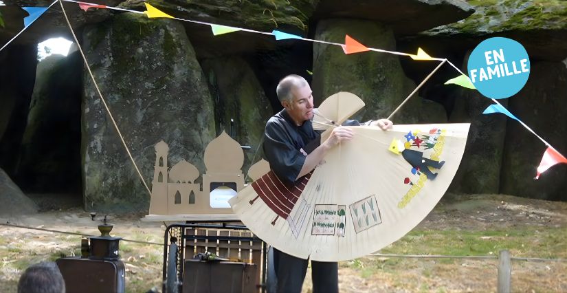 spectacle de contes pour enfants et parents dans le site légendaire de la Roche aux Fées. Juillet 2026