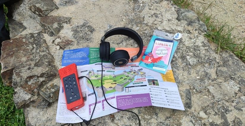 Equipé de notre audioguide et notre plan, on s'immerge dans le passé du château de Fougères en famille.