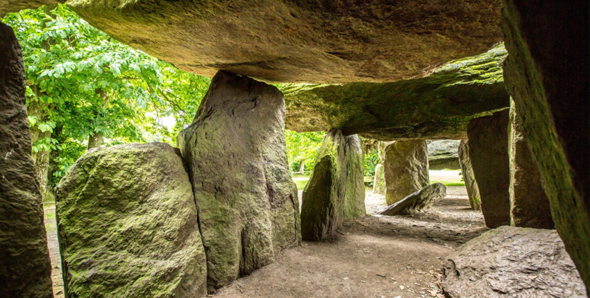 Semaine de la Préhistoire : je suis un archéologue à La Roche aux Fées