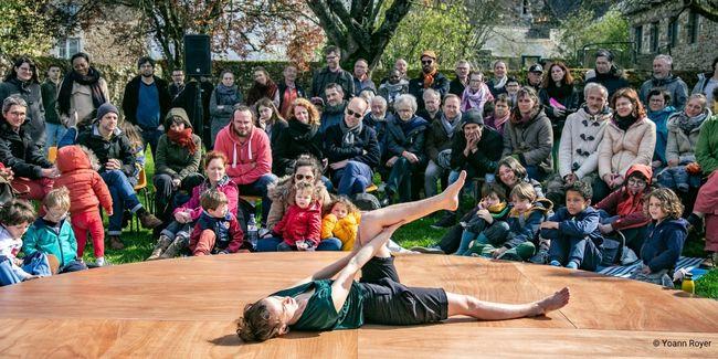 Au Bord du Corps, spectacle de cirque avec Ay-Roop près de Rennes.