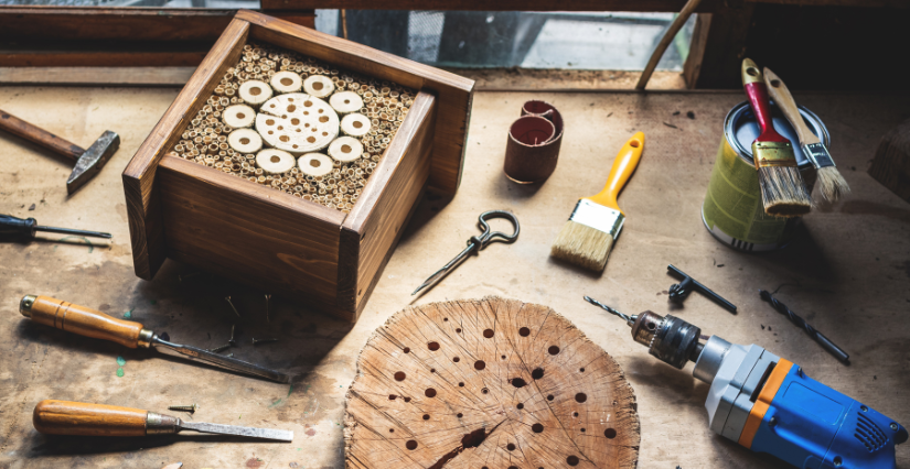 Atelier Fabrique ta maison à insectes lors de la Journée Moutig au Domaine de la Roche-Jagu