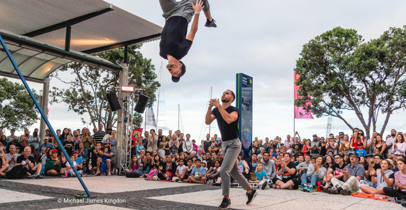 Spectacle "We connect the world", Festival Place aux Mômes, à Perros-Guirec