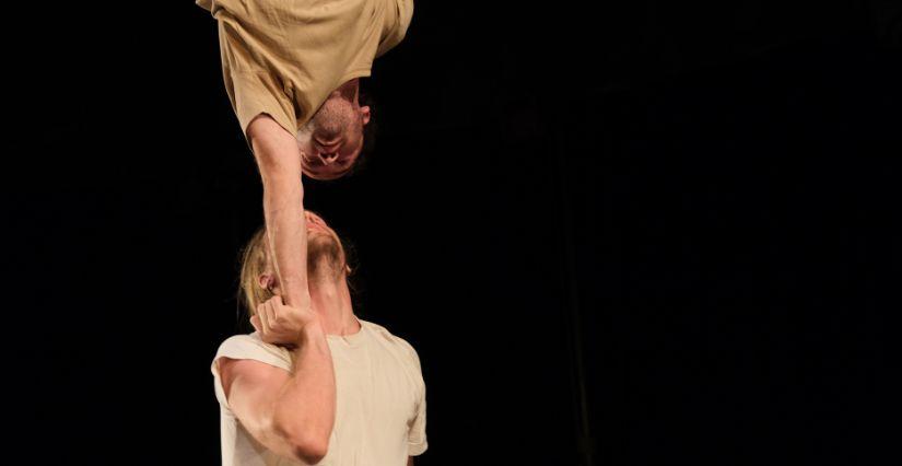 © Dilan Ayral "Pan!", spectacle de cirque acrobatique, Ay-Roop, près de Rennes