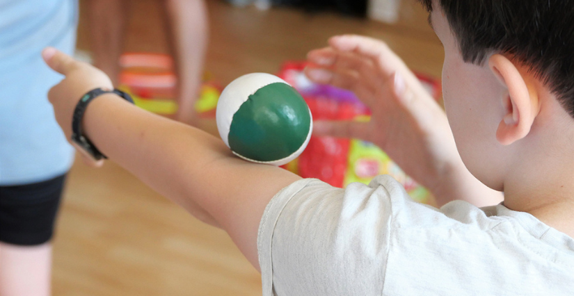 "Initiation au jonglage et l'acrobatie", atelier parent-enfant, l'Illico, Rennes