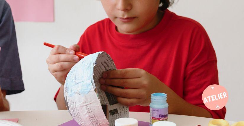 Atelier d'initiation au papier mâché en famille à la Maison de la Terre, près Saint Brieuc