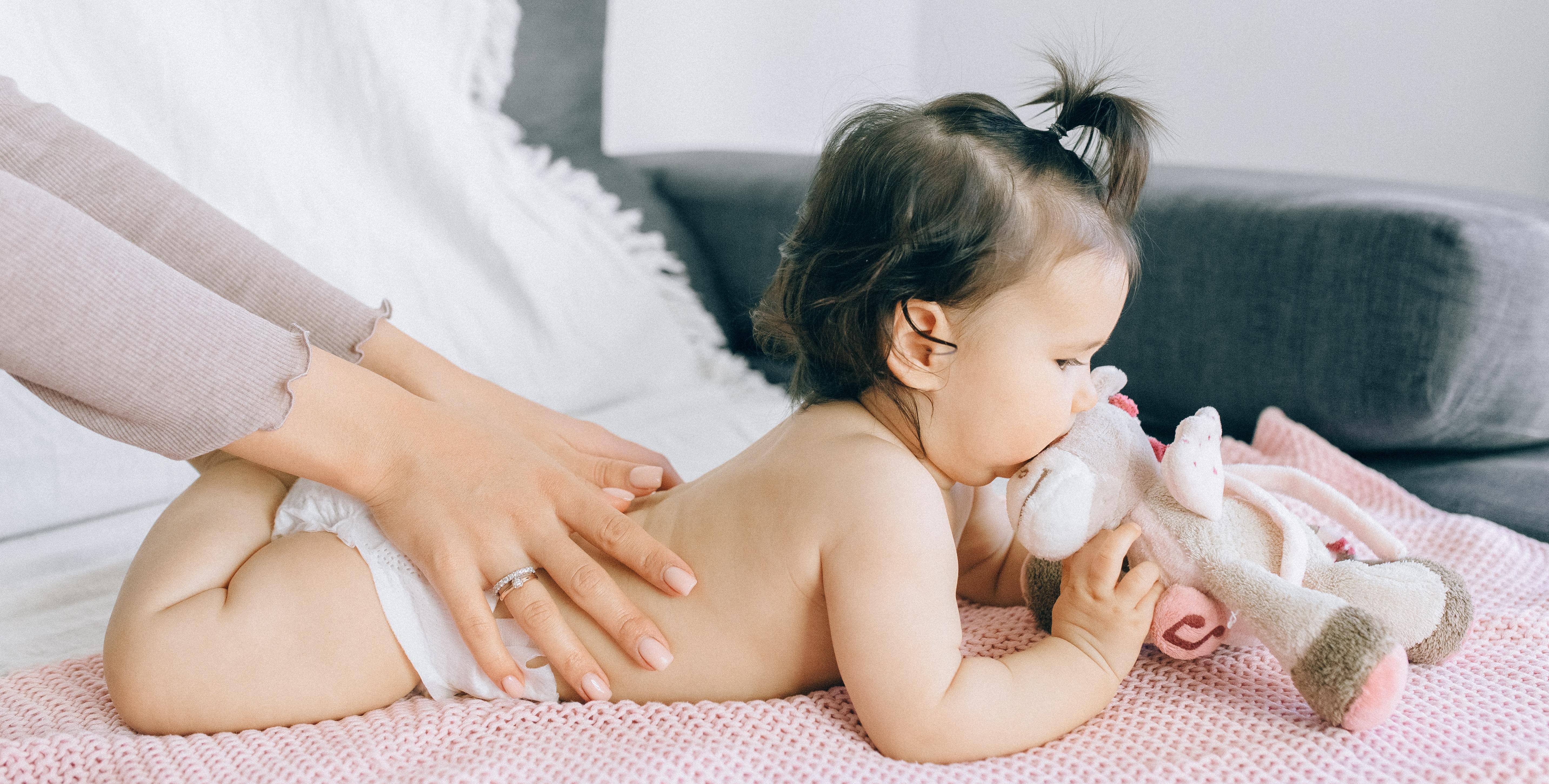 Atelier de massage parent-enfant avec "Les mains sur le cœur" pour les tout-petits près de Montfort