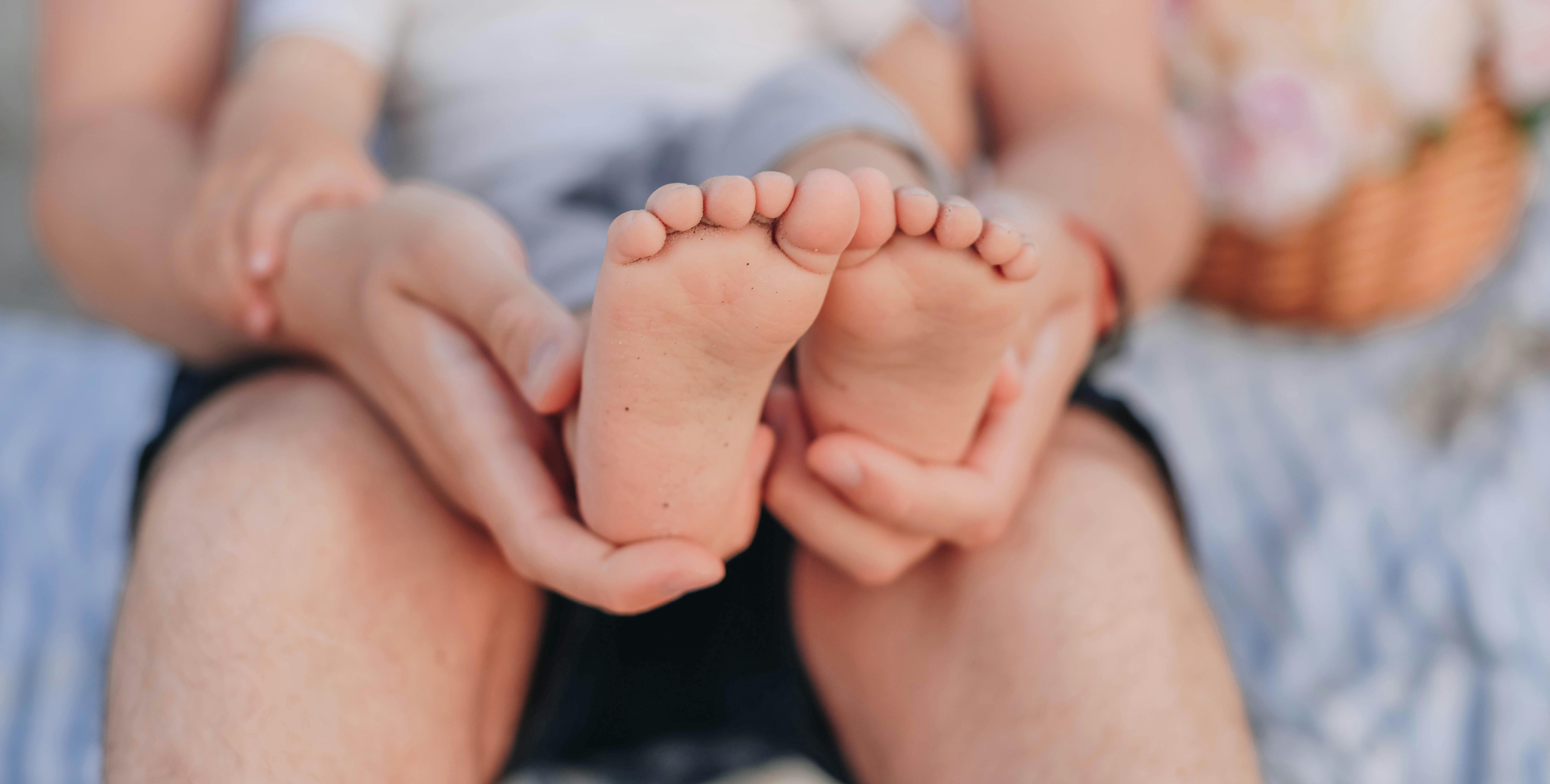 Atelier de massage parent-enfant avec "Les mains sur le cœur" pour les 3 à 6 ans près de Montfort