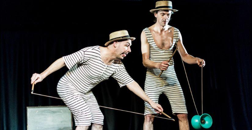 Les Frères Forsini, Châteaugiron, crédits photo : Dominique Checler "Les Frères Forsini", spectacle de cirque à Châteaugiron
