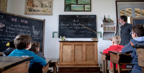 Musée de l'école de Bothoa : une école des années 30 près de Loudéac