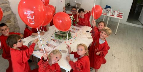 Un anniversaire d'artiste à La petite académie à l'école d'art à Saint-Grégoire