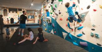 Anniversaire escalade et gourmandises à The Roof Origines, Rennes