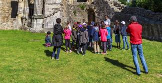 Accueil de groupes scolaires et centre de loisirs au Château de la Hunaudaye : activités et sorties pédagogiques près de Lamballe-Armor